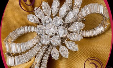 The Luxury Brooch Is Back