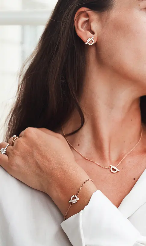 Necklaces & Pendants