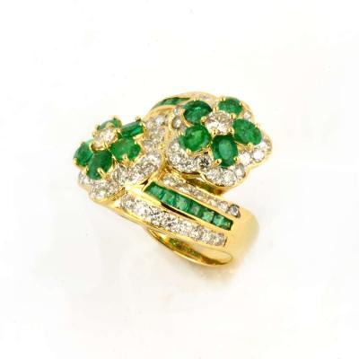 <p>18k Yellow Gold Emerald & Diamond Floral Crossover Ring</p>
