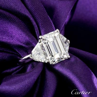 <p>Cartier Emerald Cut Diamond Ring in Platinum 5.03ct F/VS2 B&amp;P</p>
