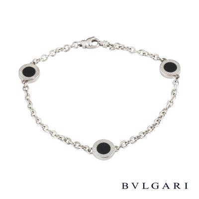 <p>Bvlgari Bvlgari?White Gold and Onyx Bracelet</p>
