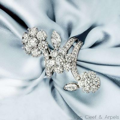 Van Cleef & Arpels White Gold Folie Des Pres Diamond Ring Size 53 4.00ct TDW