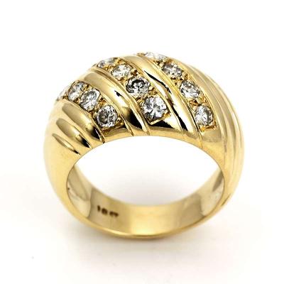 <p>18YG Diamond Pave Ring</p>

