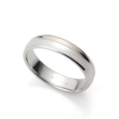 18WG Gents Bevelled Wedding Band