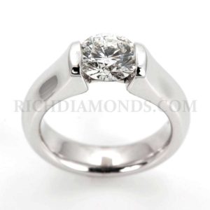 1.30ct G/VS2 Round Diamond Ring