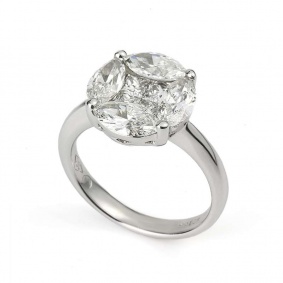 18WG 2.08TDW G/SI Marquise and Princess cut Diamond Cluster Ring