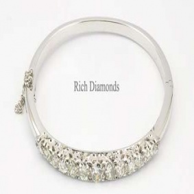 18WG Diamond Bangle 3.00TDW