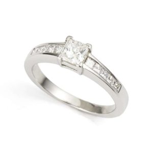 Plat 0.50ct E/VS1 Princess Cut Diamond Ring