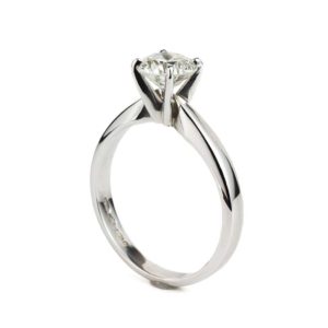 Plat 0.92ct H/VS1 Round Brilliant Diamond Ring