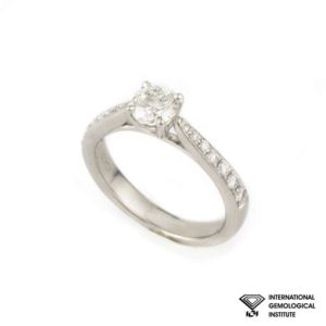 Round Brilliant Cut Diamond Ring in Platinum 0.51ct H/VS2
