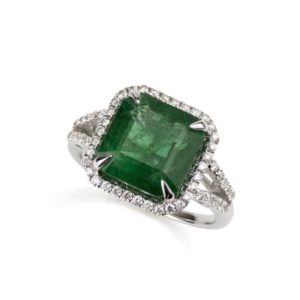 18k White Gold Emerald and Diamond Dress Ring 0.43ct Total Dia Weight
