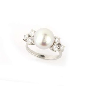 18k White Gold Pearl and Diamond Ring 1.88ct G/VS2