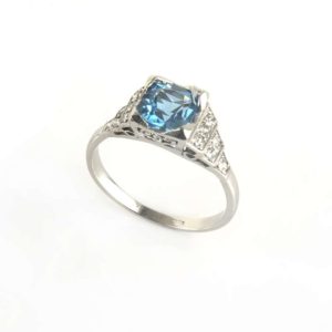18k White Gold Topaz and Diamond Ring 1.60ct